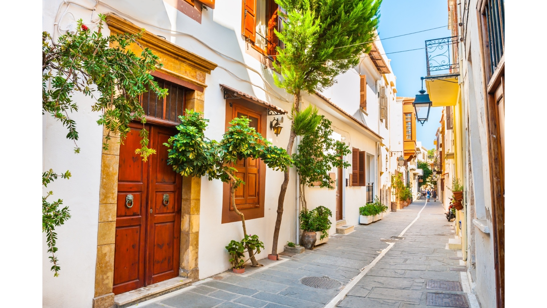 Local markets and shopping in Crete